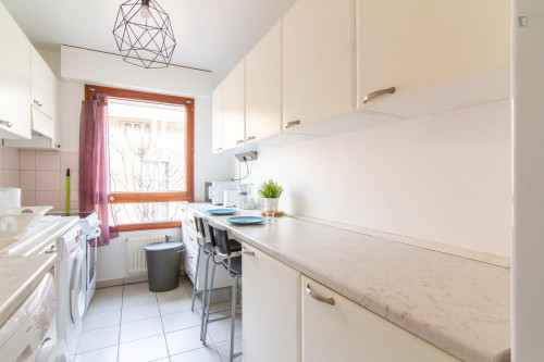 Very nice double bedroom in Rueil Malmaison