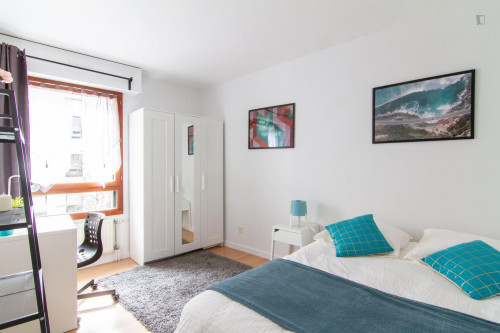 Very nice double bedroom in Rueil Malmaison