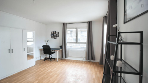 Spacious double bedroom in Saint Blaise