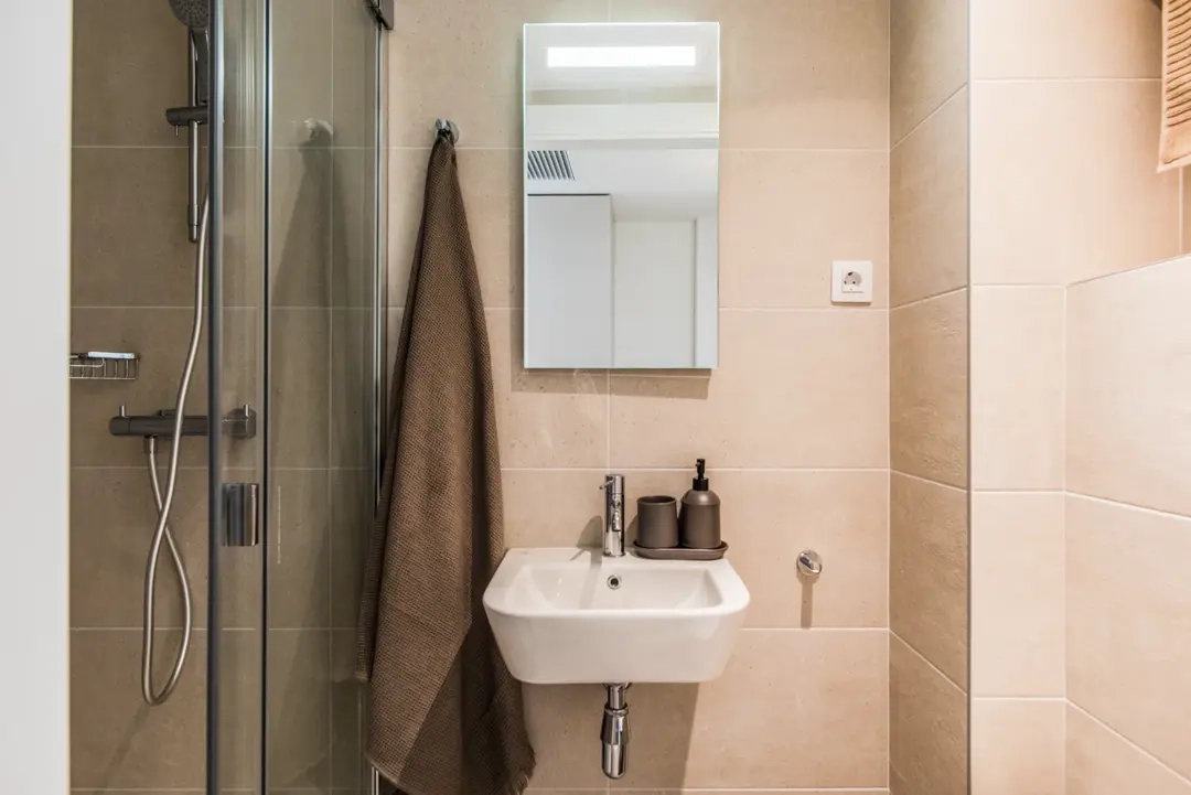 En-Suite - 2