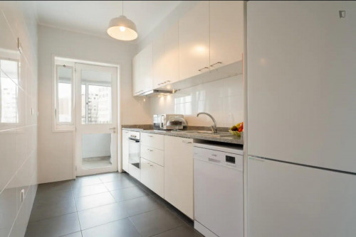 Very elegant 3-bedroom apartment near the Casa da Música metro - Gallery - 22