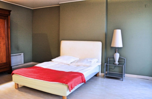 Sublime double bedroom in the Préfecture neighbourhood