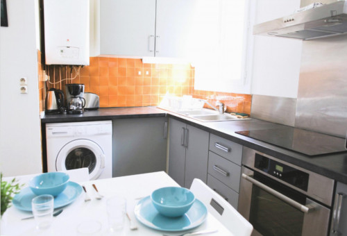 Marvellous double bedroom near the Barrière de Paris metro
