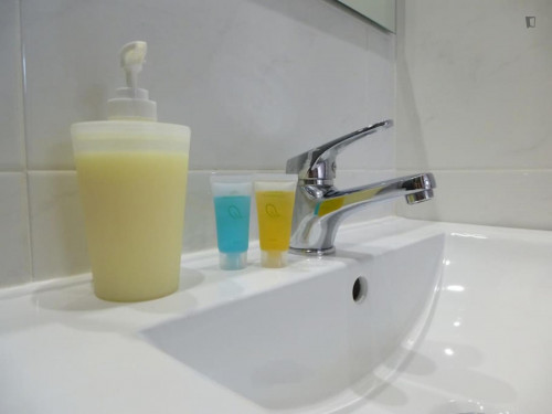 Comfy 1-bedroom flat in penedo da Saudade - Gallery - 10