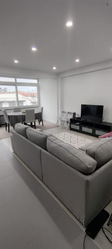Lovely double bedroom in Almada - Gallery - 5
