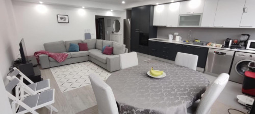 Lovely double bedroom in Almada - Gallery - 4