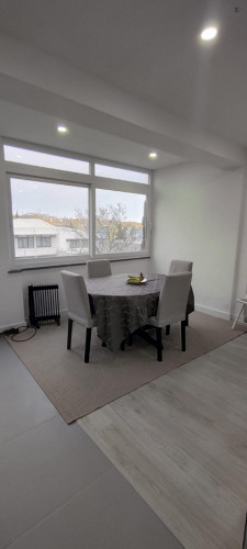 Lovely double bedroom in Almada - Gallery - 7