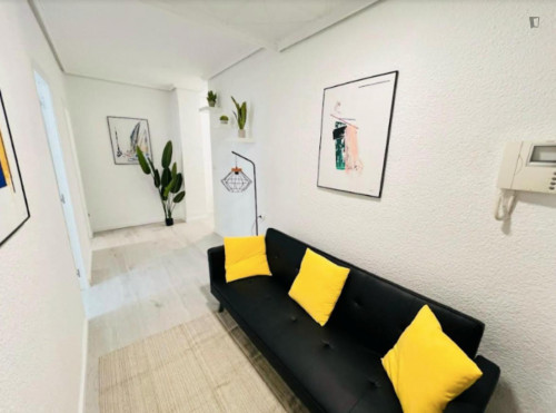 Snug single bedroom near Gulliver park