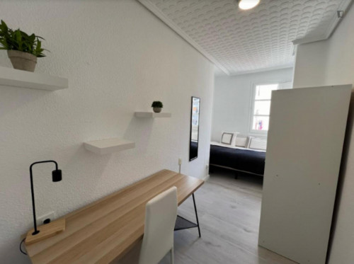 Snug single bedroom near Gulliver park