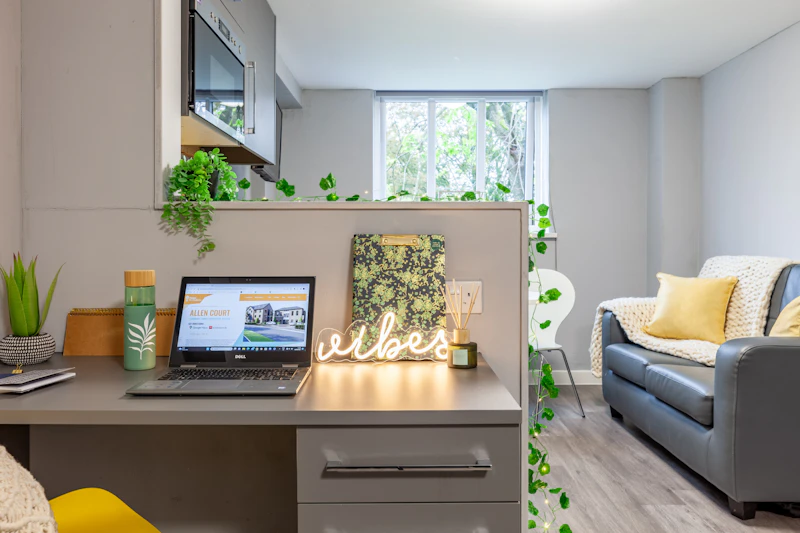 Prestige Studio - Allen Court - Gallery - 6