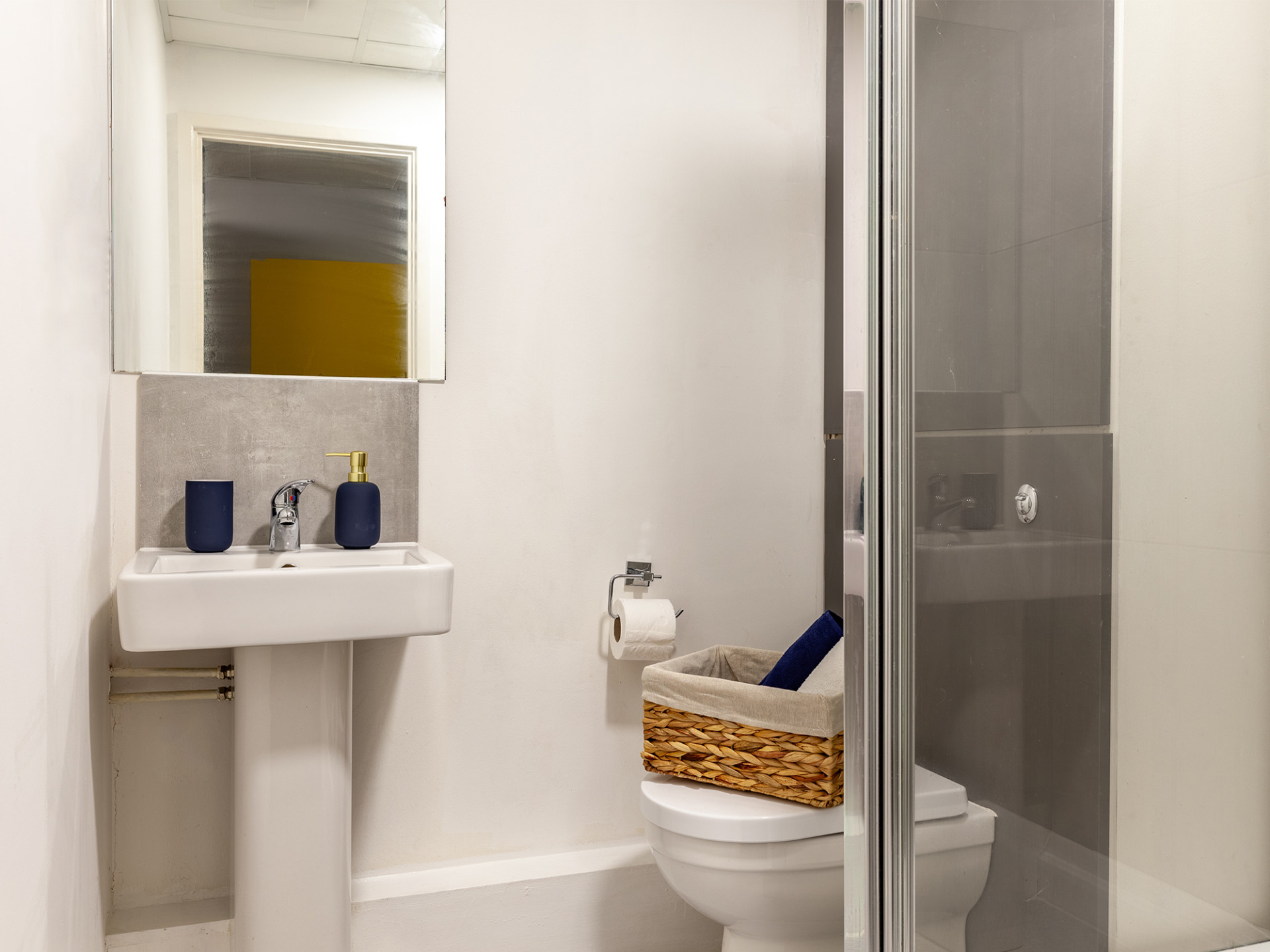  Deluxe En-Suite  -  Allen Court  - Gallery -  13