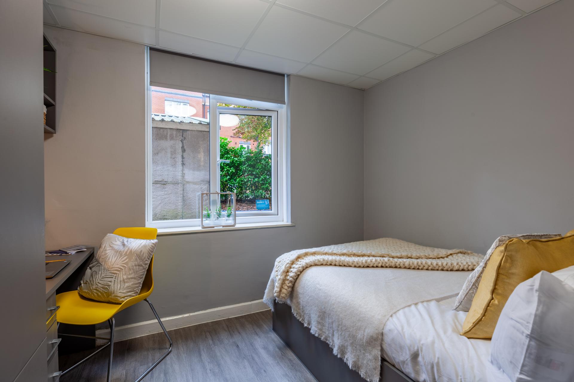 Classic En-Suite - Allen Court - Gallery - 1