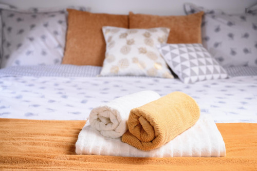 5 min walk to metro! Large and newly room near Paris