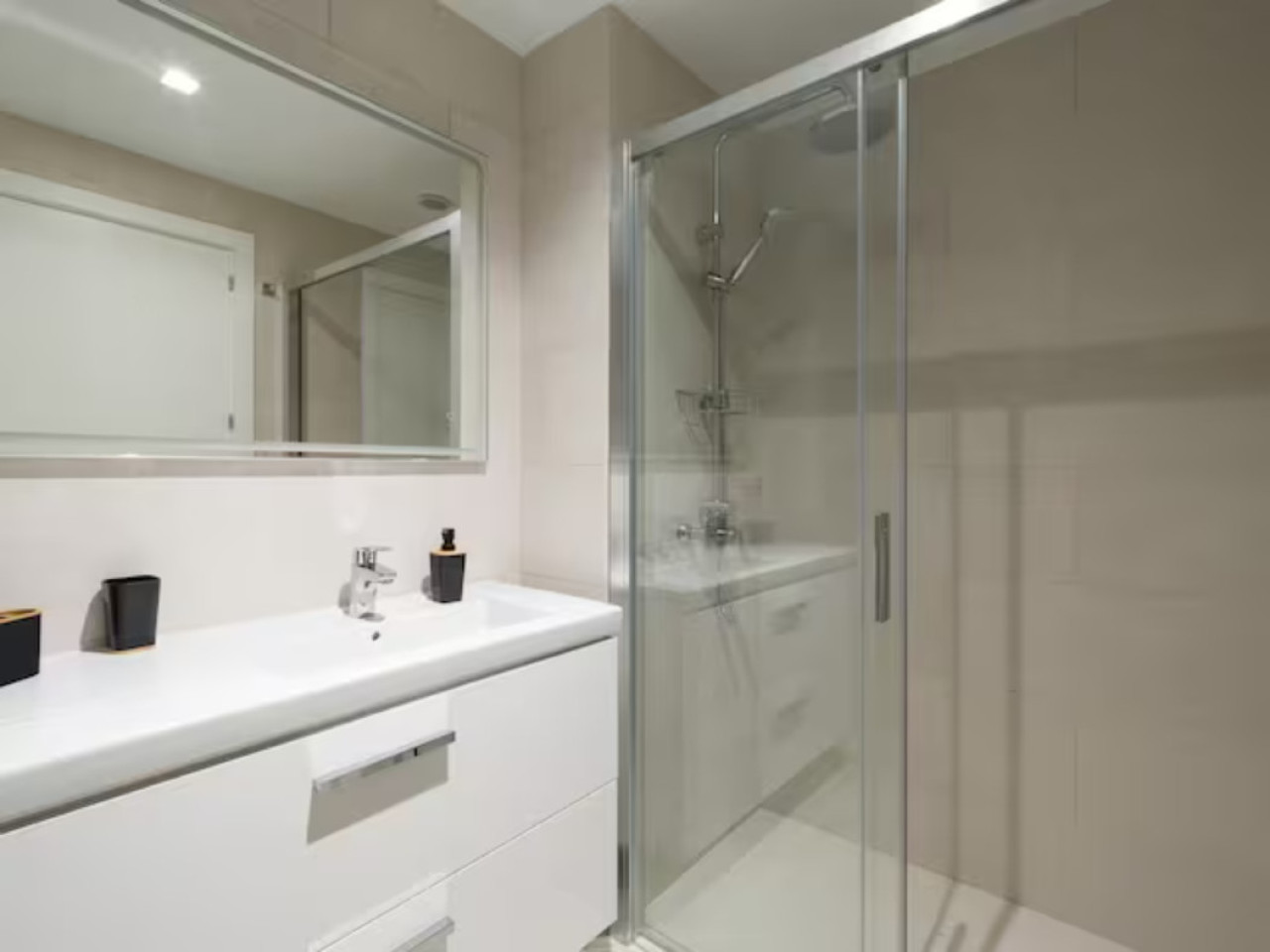 1 Bedroom Apartment (1A) - Vibrant Coliving Community for Remote Workers in Tranquil Guanarteme Near Beaches - Gallery - 24
