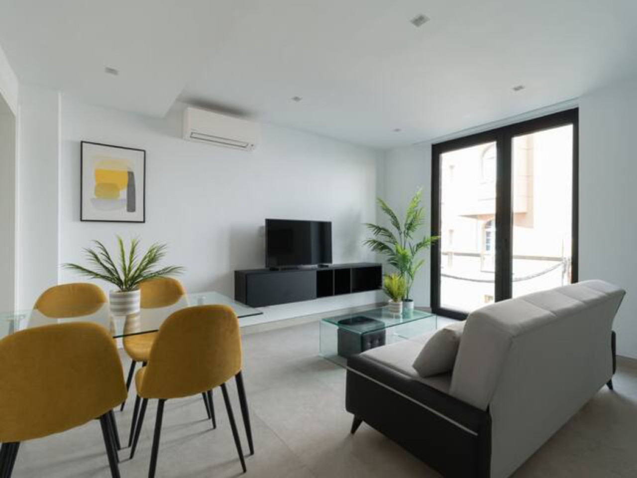 1 Bedroom Apartment (1B) - Vibrant Coliving Community for Remote Workers in Tranquil Guanarteme Near Beaches - Gallery - 15