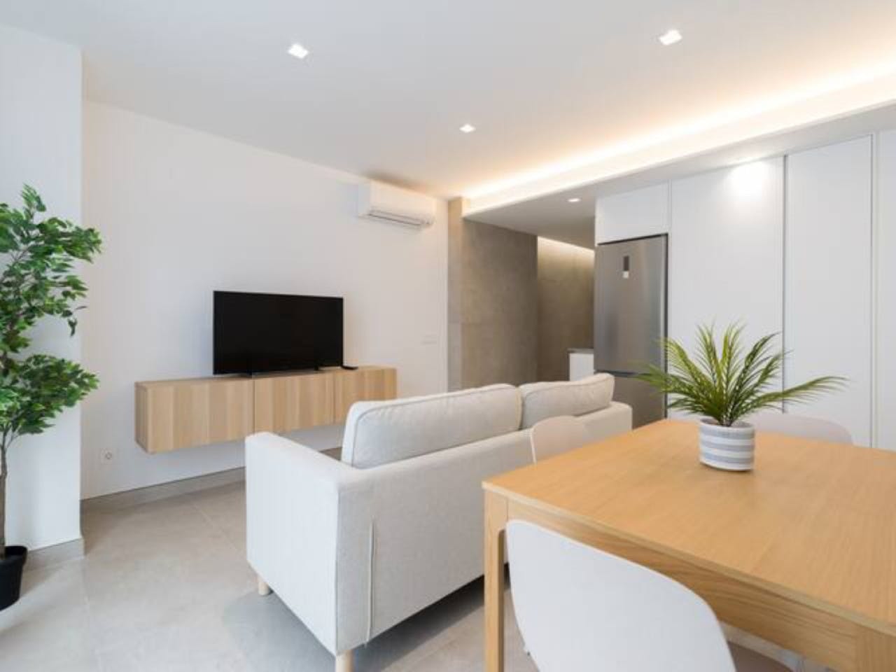 1 Bedroom Apartment (2A) - Vibrant Coliving Community for Remote Workers in Tranquil Guanarteme Near Beaches - Gallery - 1