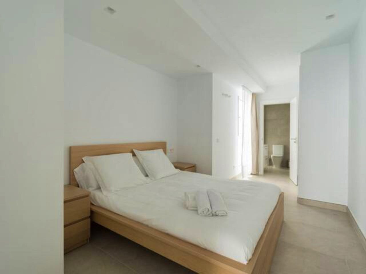 1 Bedroom Apartment (2B) - Vibrant Coliving Community for Remote Workers in Tranquil Guanarteme Near Beaches - Gallery - 9