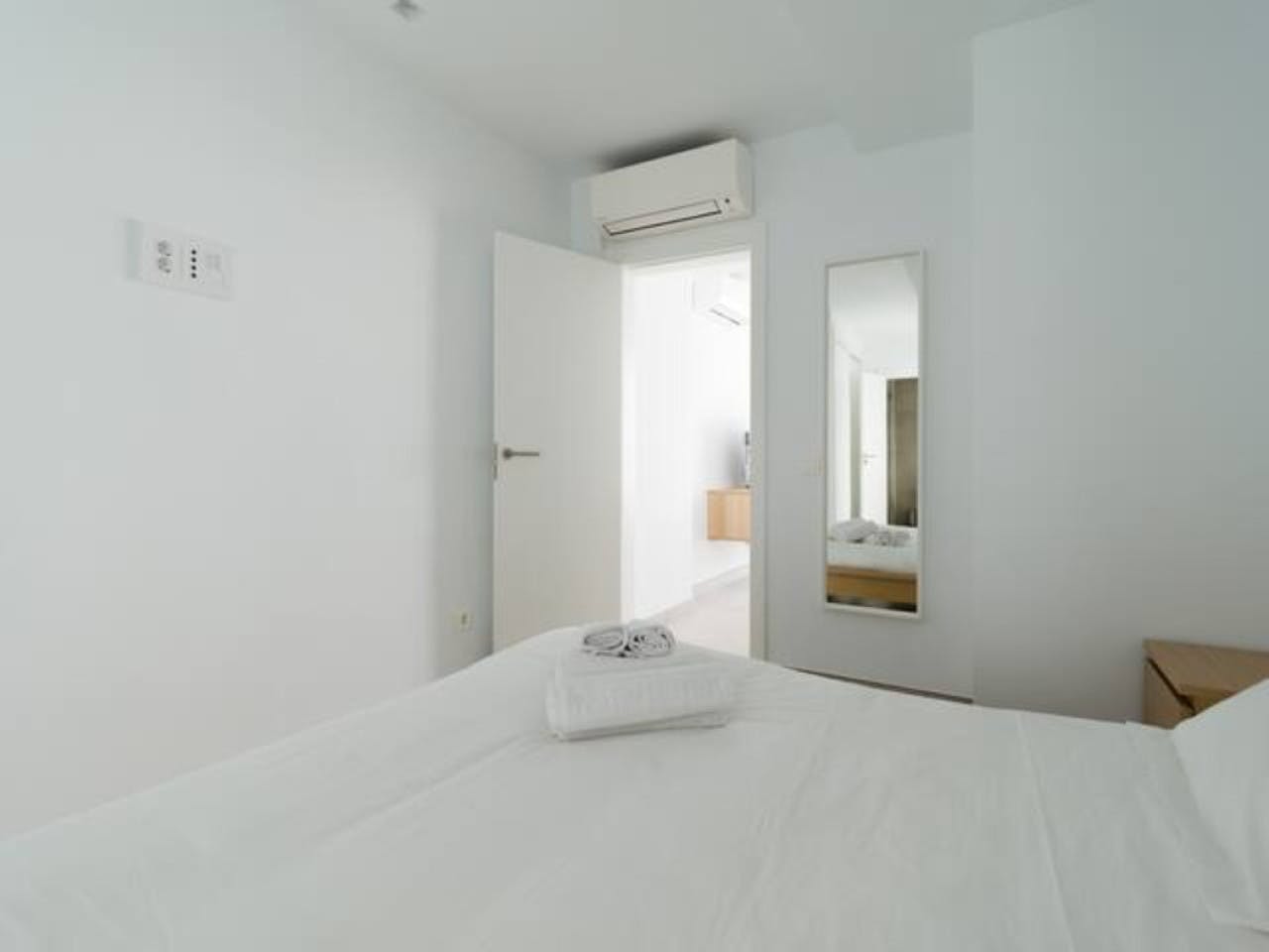 1 Bedroom Apartment (2B) - Vibrant Coliving Community for Remote Workers in Tranquil Guanarteme Near Beaches - Gallery - 3
