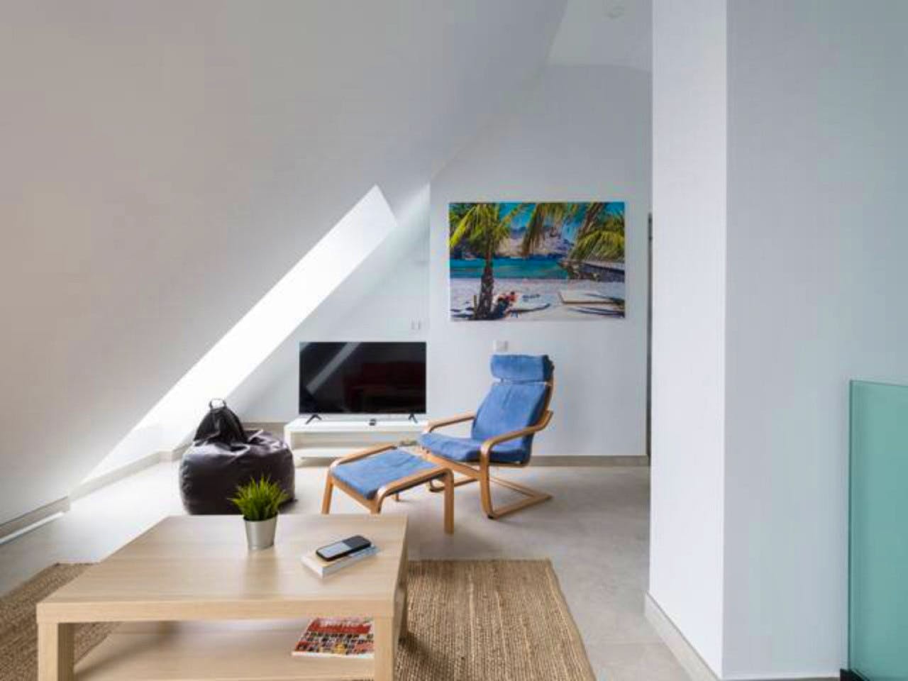 Penthouse Apartment - Vibrant Coliving Community for Remote Workers in Tranquil Guanarteme Near Beaches - Gallery - 11
