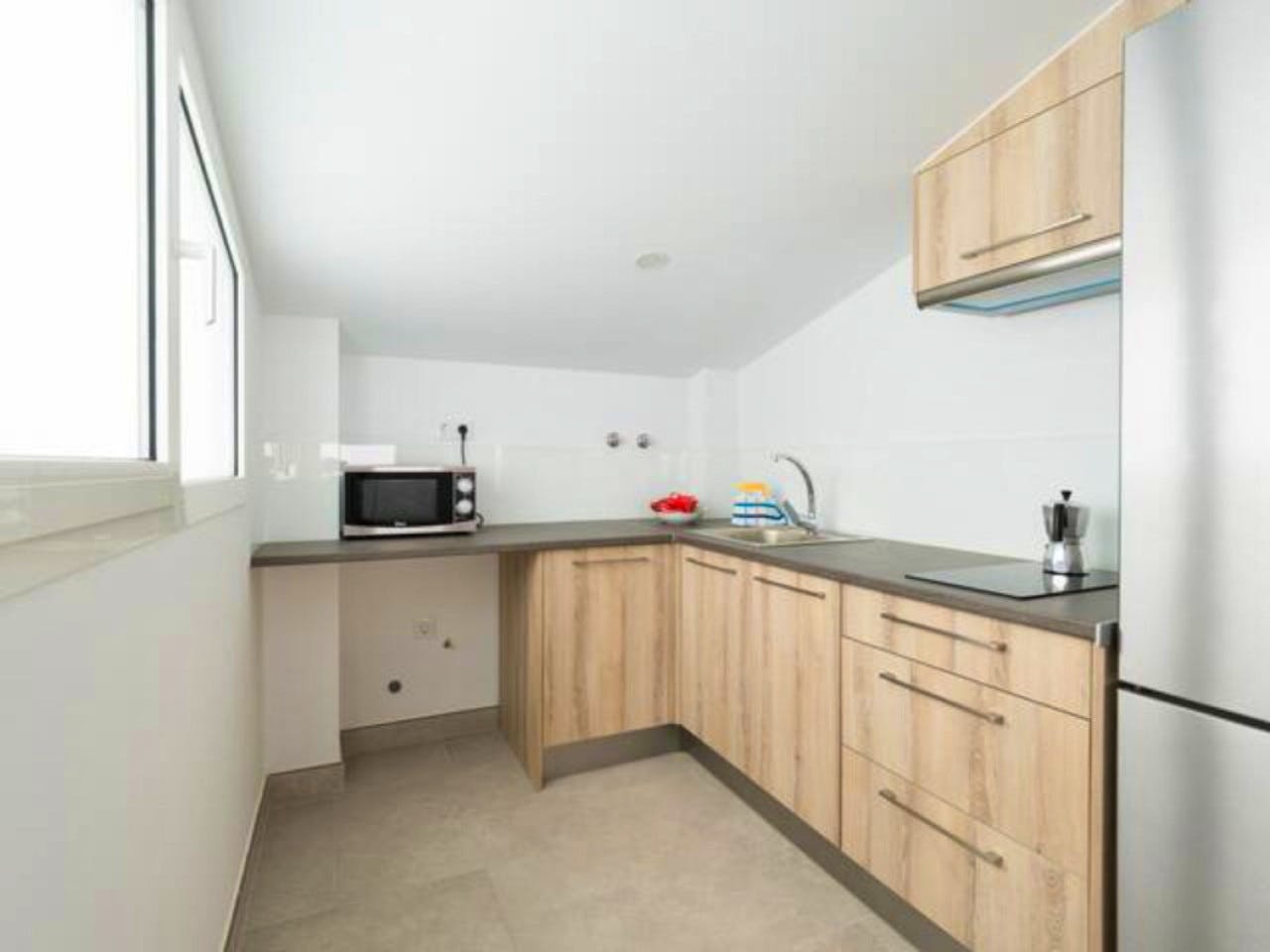 Penthouse Apartment - Vibrant Coliving Community for Remote Workers in Tranquil Guanarteme Near Beaches - Gallery - 14