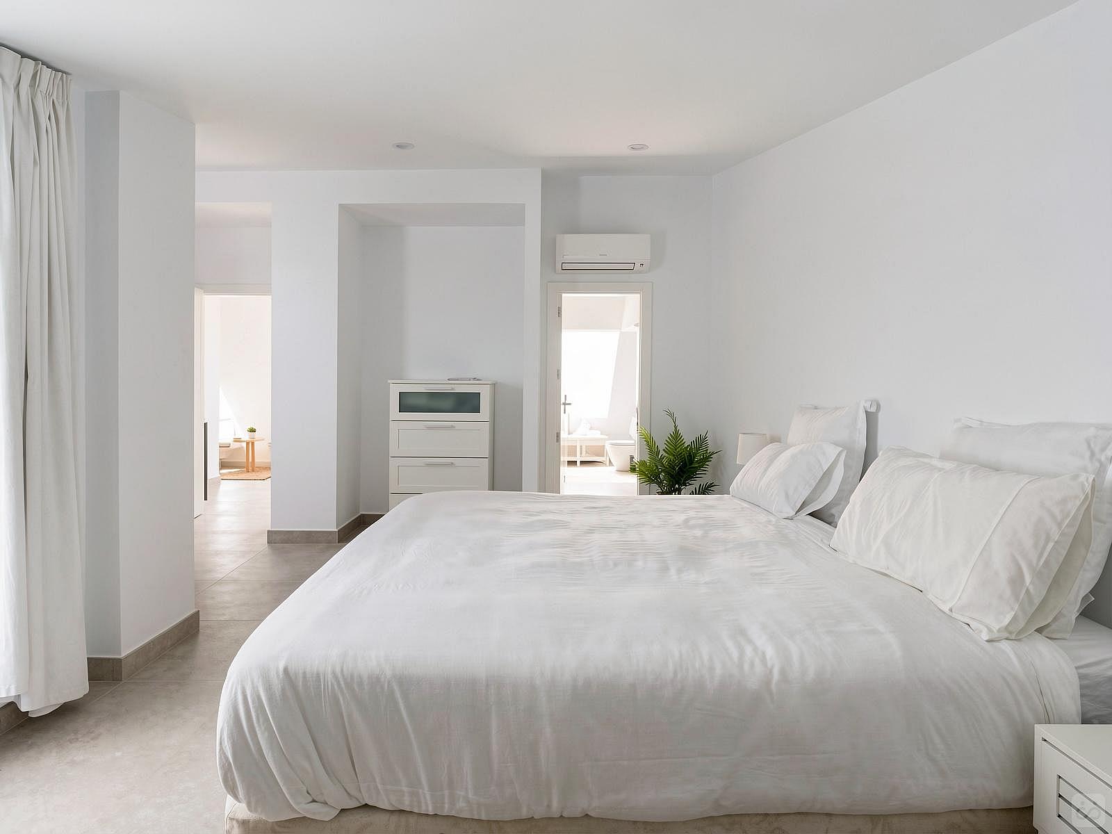 Penthouse Apartment - Vibrant Coliving Community for Remote Workers in Tranquil Guanarteme Near Beaches - Gallery - 40