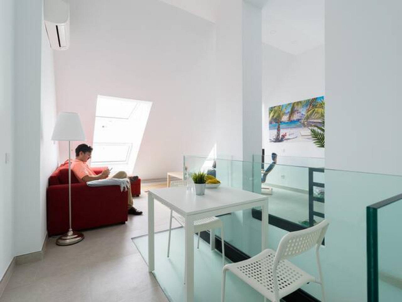 Penthouse Apartment - Vibrant Coliving Community for Remote Workers in Tranquil Guanarteme Near Beaches - Gallery - 33
