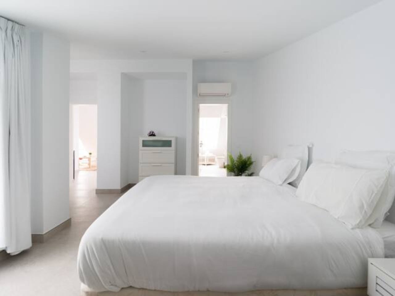 Penthouse Apartment - Vibrant Coliving Community for Remote Workers in Tranquil Guanarteme Near Beaches - Gallery - 4