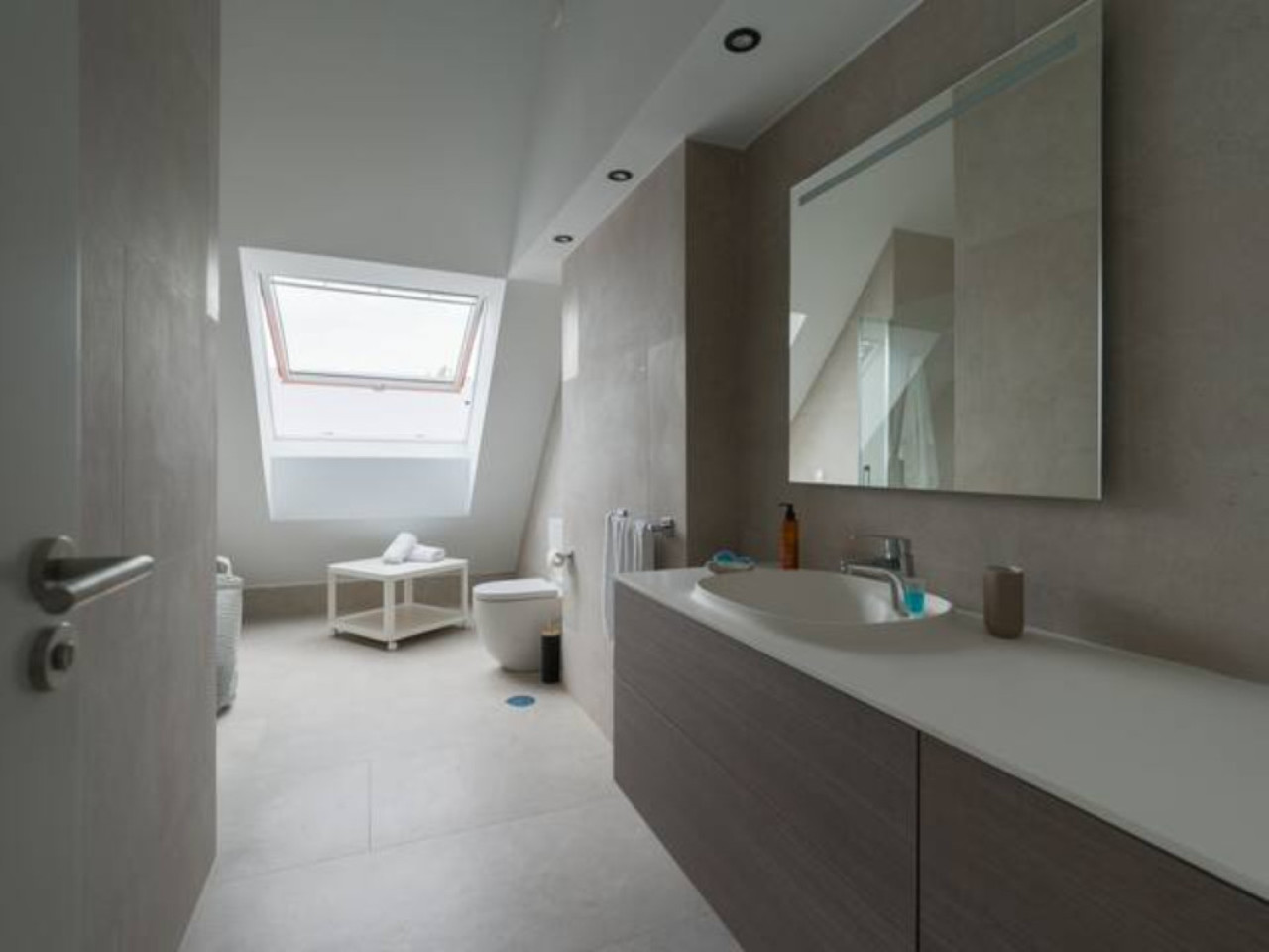 Penthouse Apartment - Vibrant Coliving Community for Remote Workers in Tranquil Guanarteme Near Beaches - Gallery - 27