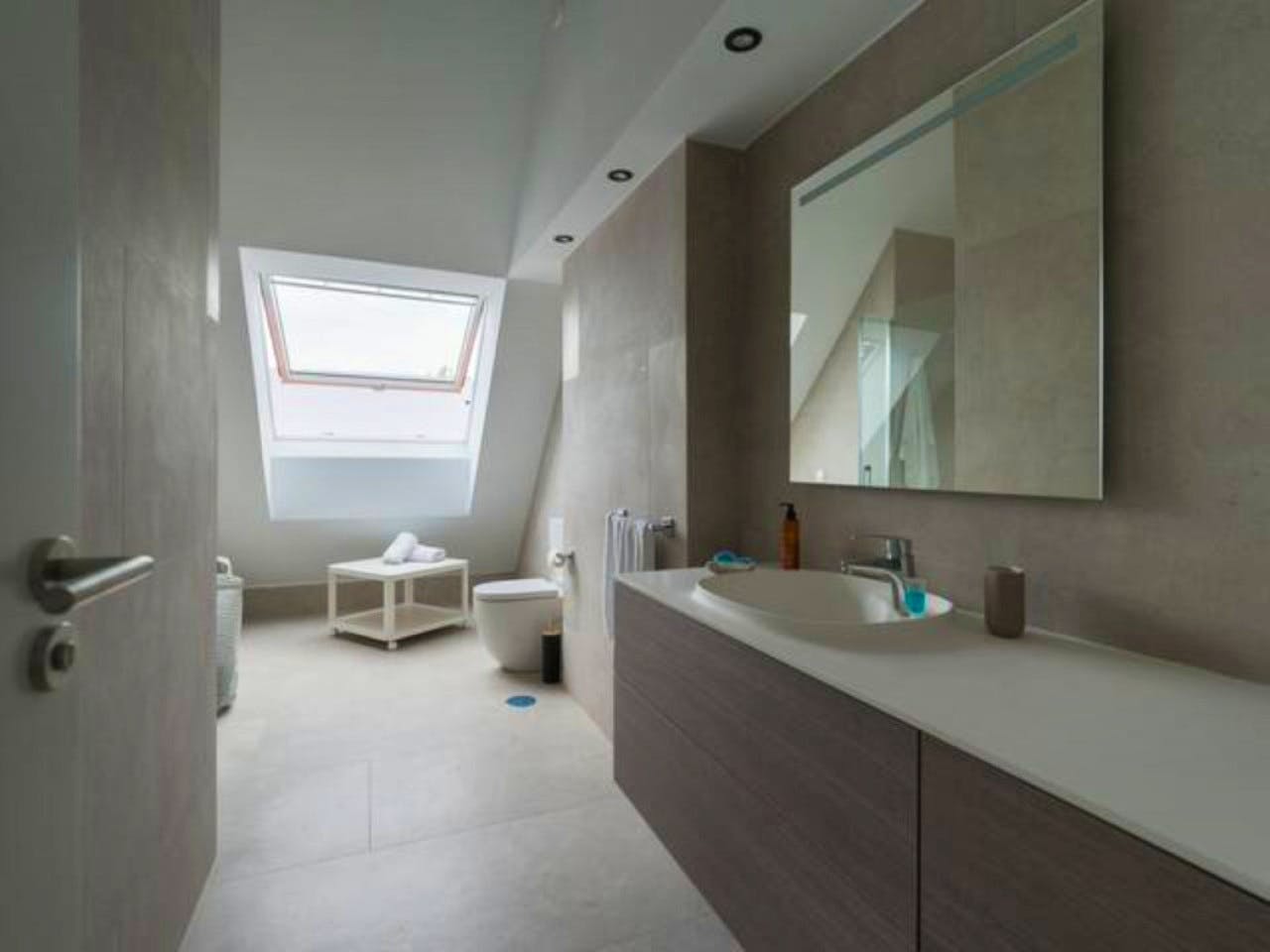 Penthouse Apartment - Vibrant Coliving Community for Remote Workers in Tranquil Guanarteme Near Beaches - Gallery - 18