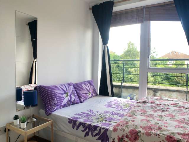 Cosy room for rent in 4-bedroom apartment in Glasnevin