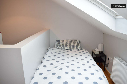 Cosy room for rent in 4-bedroom apartment in Glasnevin - Gallery - 9