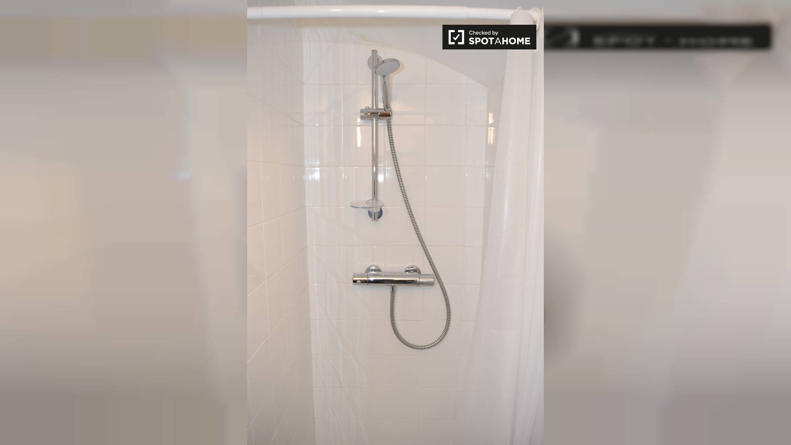  Bedroom 4  -  Cosy room for rent in 4-bedroom apartment in Glasnevin  - Gallery -  2