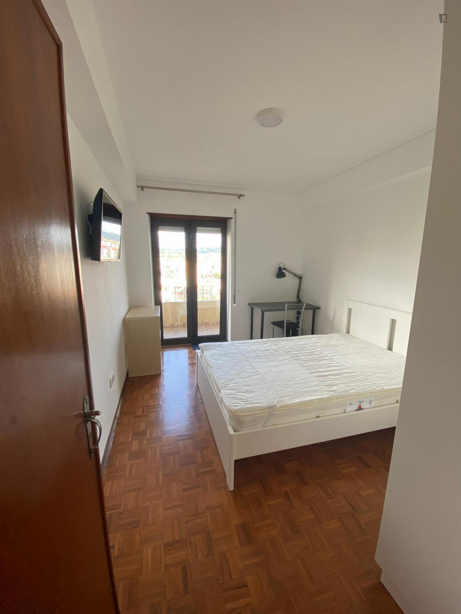 Homely Double Bedroom With A Balcony, Near Universidade De Coimbra - 1