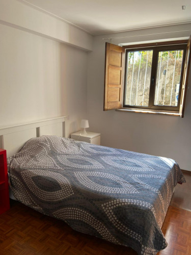 Appealing double bedroom near Parque Verde do Mondego