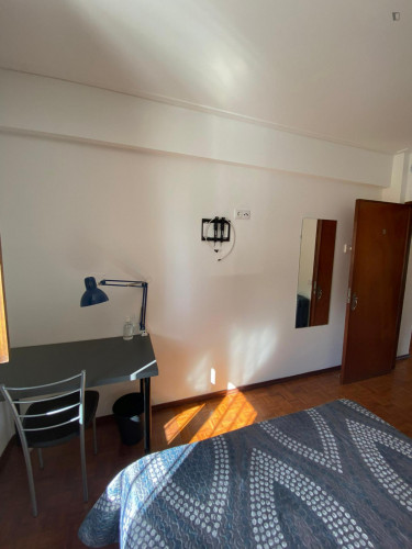 Appealing double bedroom near Parque Verde do Mondego