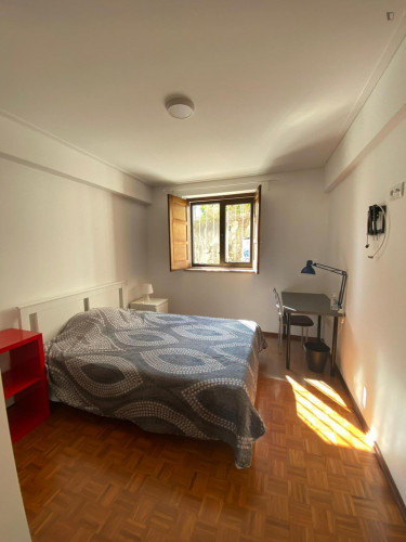 Appealing double bedroom near Parque Verde do Mondego