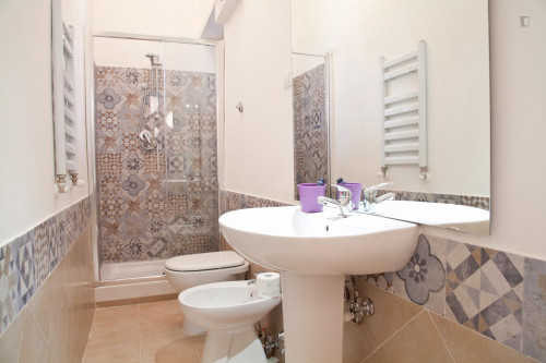 Double bedroom near Basilica S. Paolo - Gallery - 12