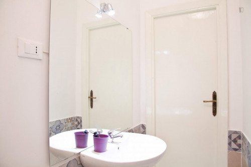 Double bedroom near Basilica S. Paolo - Gallery - 10