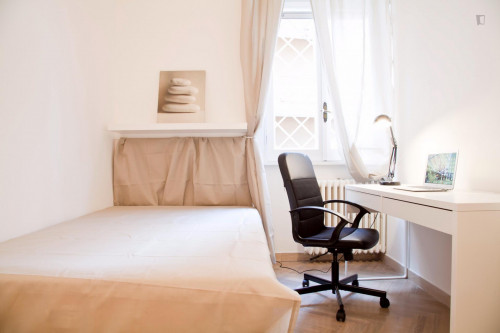 Nice double bedroom near Tevere river bank - Gallery - 16
