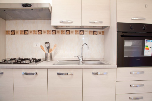 Nice double bedroom near Tevere river bank - Gallery - 24