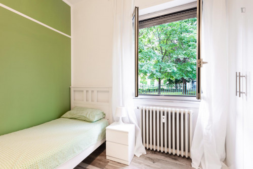 Cosy bed in a twin bedroom close to Bicocca University  - Gallery -  2