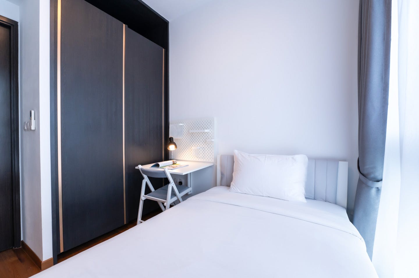 Junior Master Bedroom - Stunning apartment near Aft Chen Li Presby Ch Bus Stop - Gallery - 2