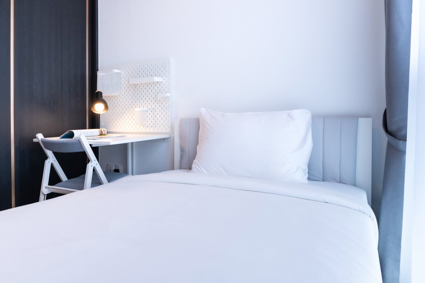  Junior Master Bedroom  -  Stunning apartment near Aft Chen Li Presby Ch Bus Stop  - Gallery -  3