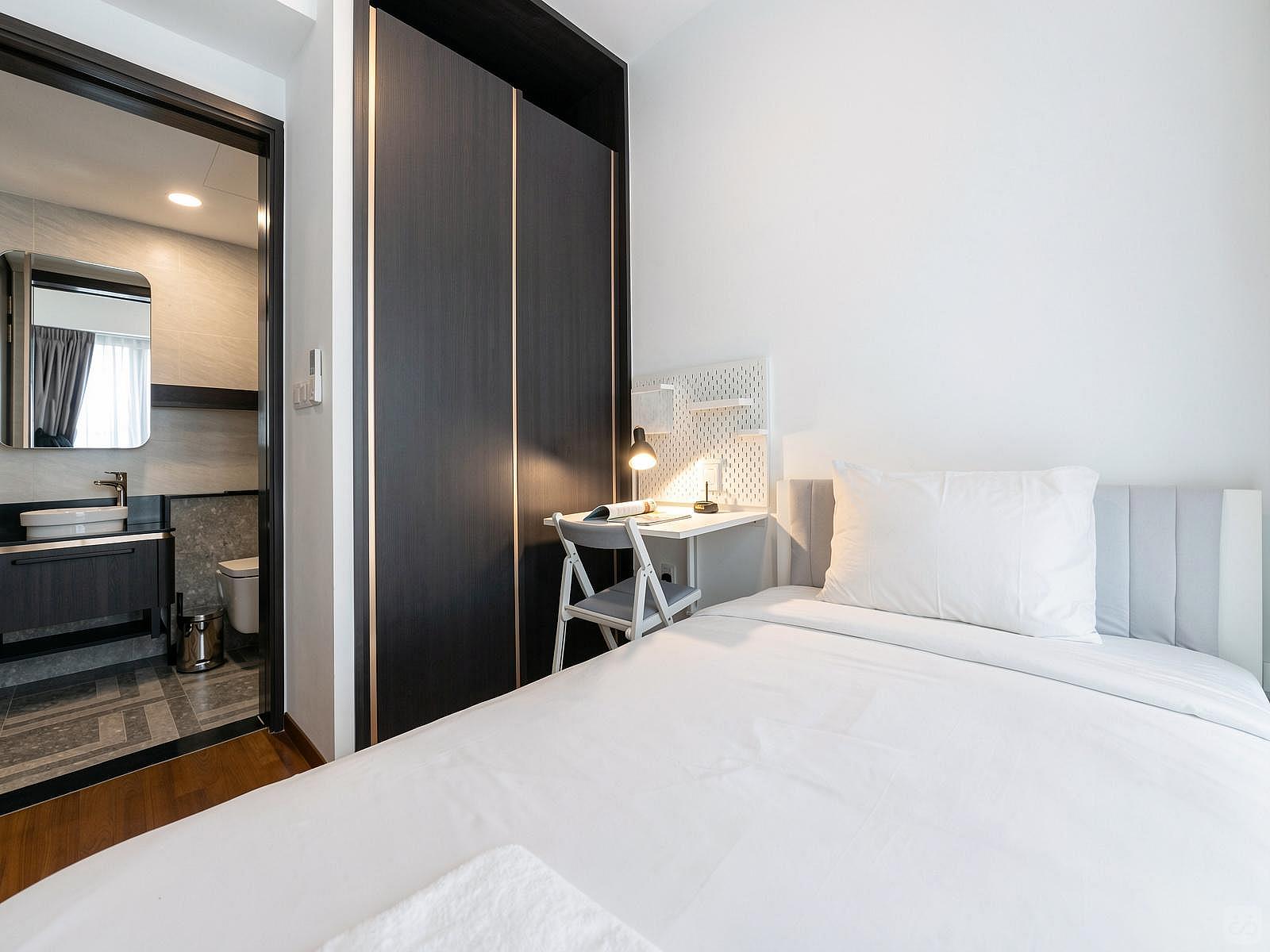  Junior Master Bedroom  -  Stunning apartment near Aft Chen Li Presby Ch Bus Stop  - Gallery -  34