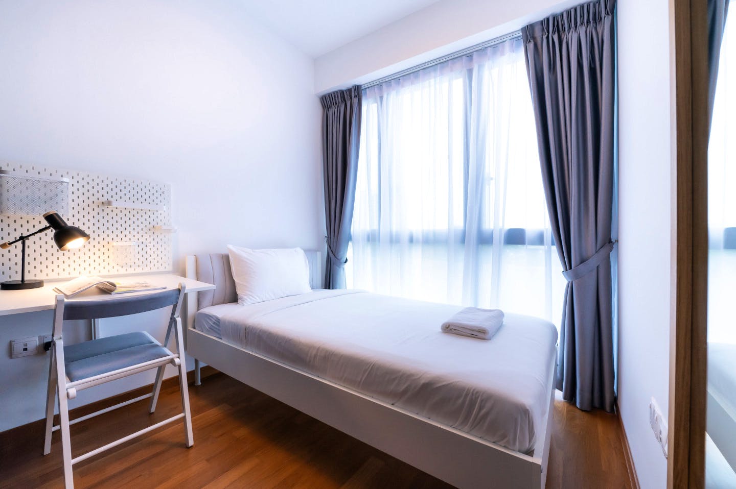  Junior Master Bedroom  -  Stunning apartment near Aft Chen Li Presby Ch Bus Stop  - Gallery -  7