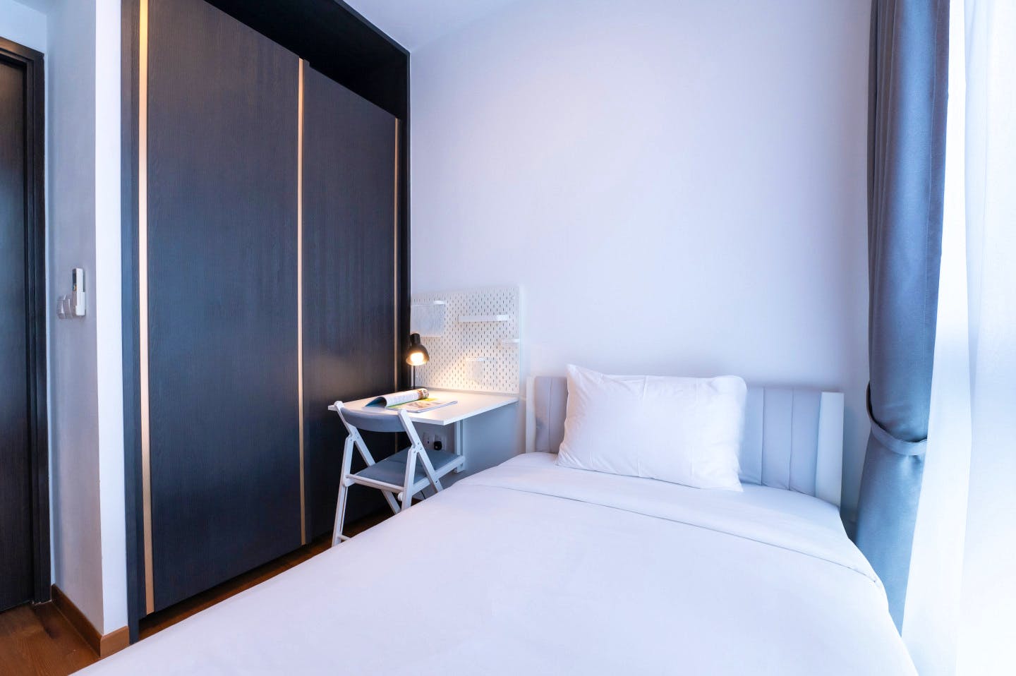 Junior Master Bedroom - Stunning apartment near Aft Chen Li Presby Ch Bus Stop - Gallery - 8