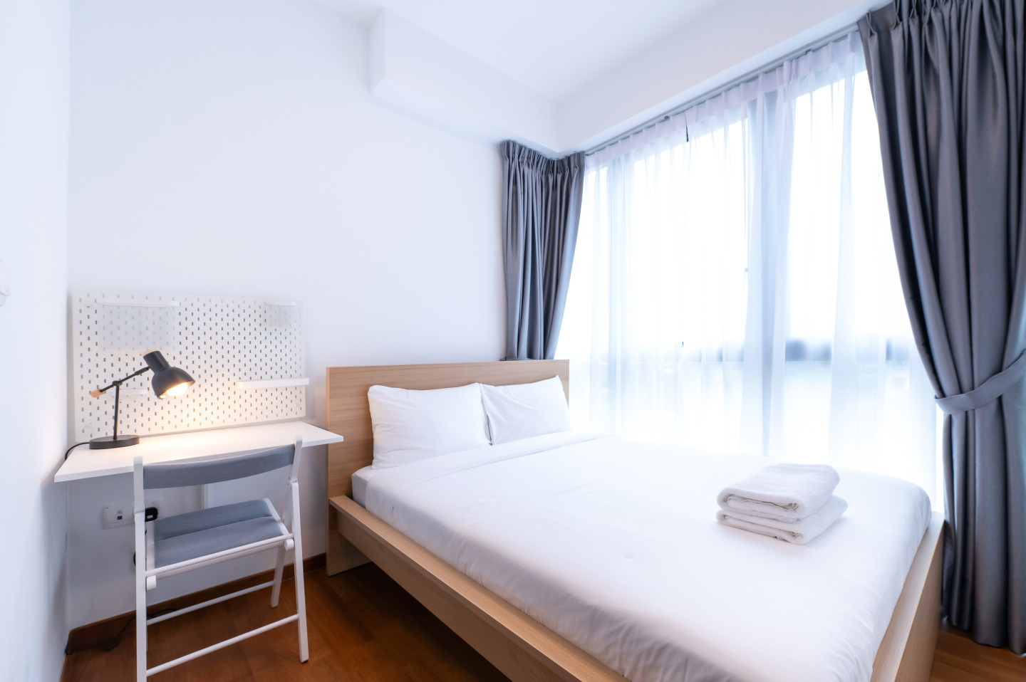 Master Bedroom - Stunning apartment near Aft Chen Li Presby Ch Bus Stop - Gallery - 11