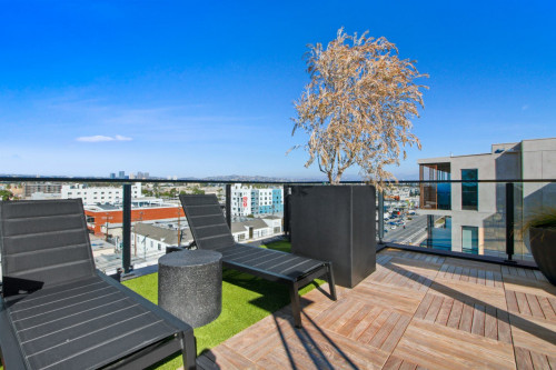 New Stylish complex minutes away from the beach and Downtown LA