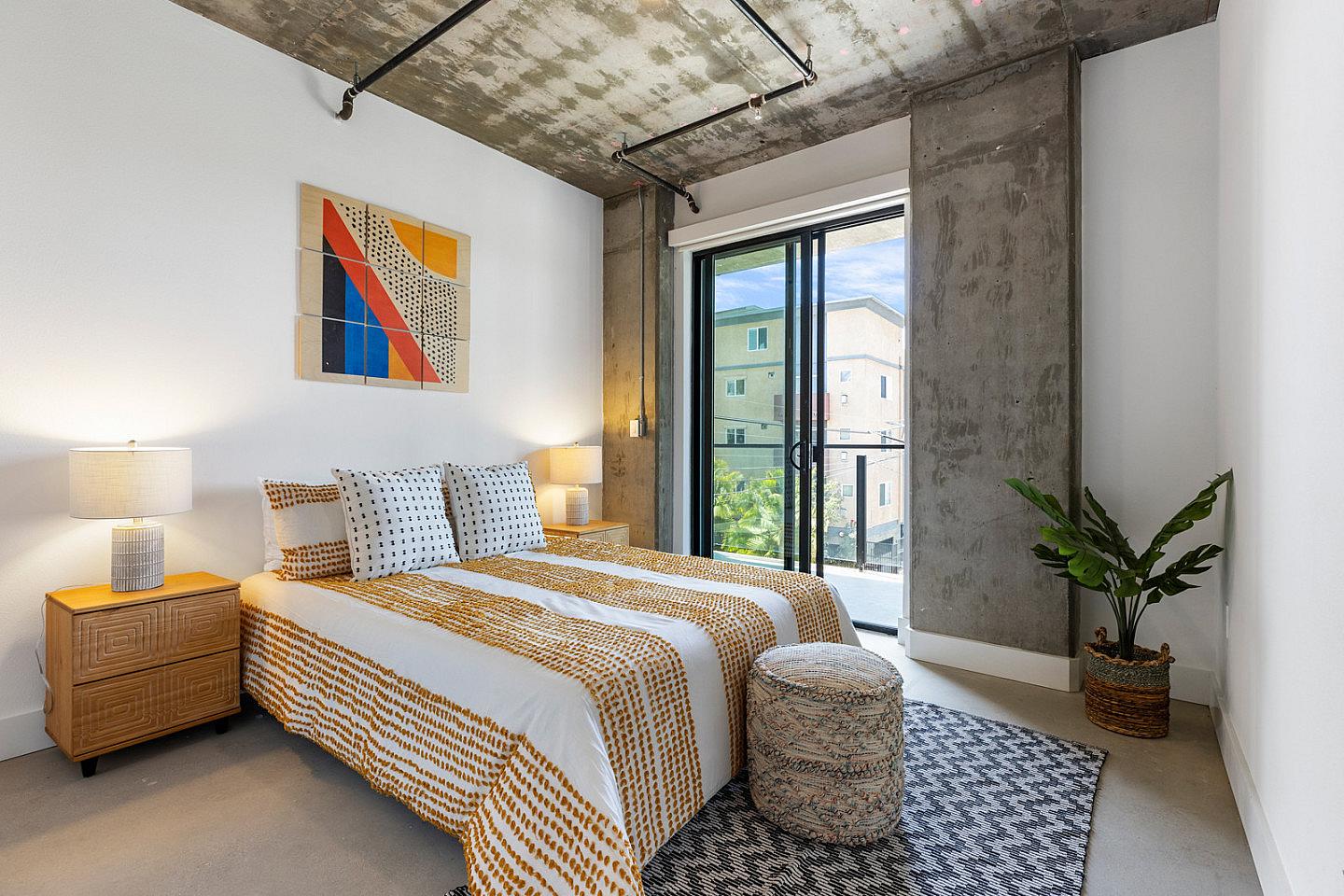  Private Suite And Bathroom  -  New Stylish complex minutes away from the beach and Downtown LA  - Gallery -  1