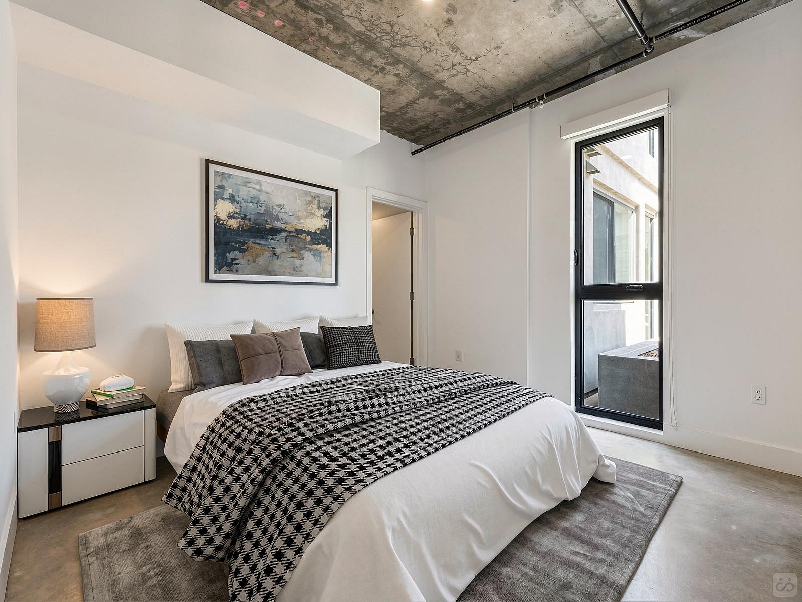  Private Room W/ Ensuite Bathroom  -  New Stylish complex minutes away from the beach and Downtown LA  - Gallery -  9